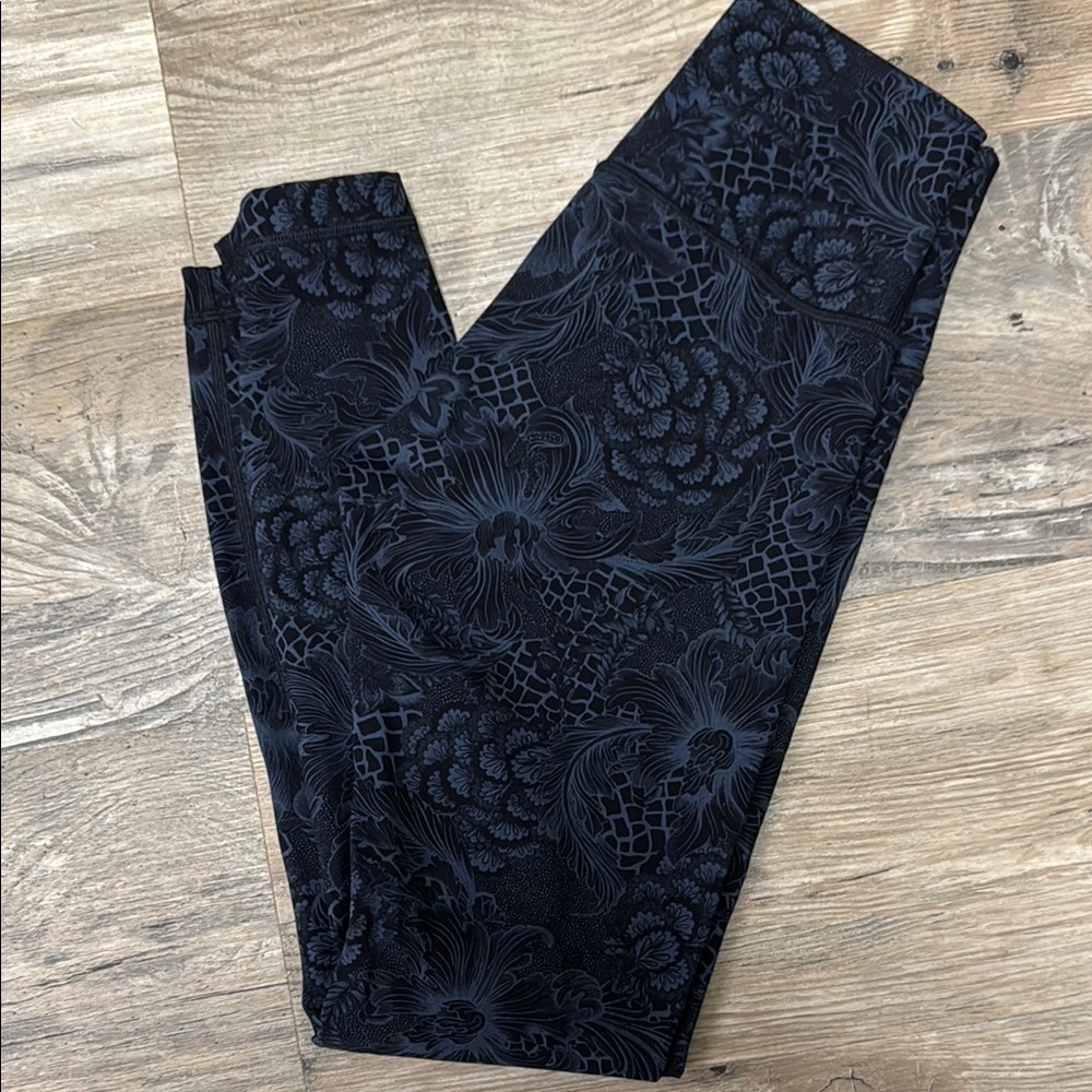Floral navy and Black Leggings lululemon